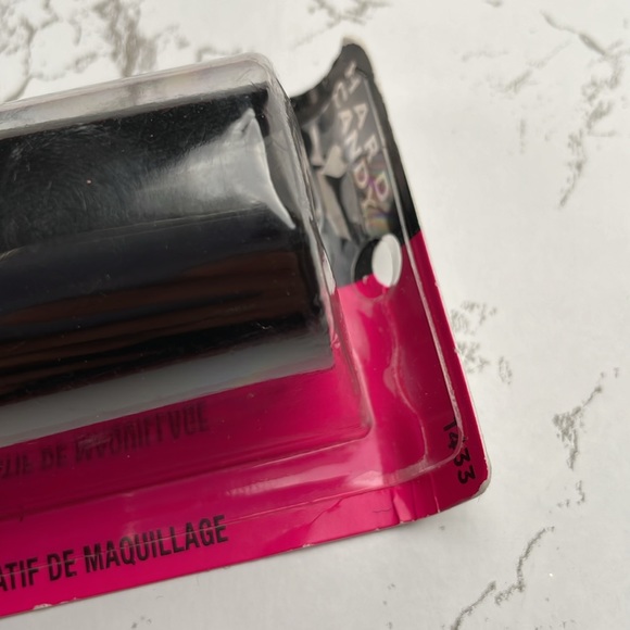 BUNDLE Eyeliner, Eyeshadow, Blush & Setting Spray - Picture 11 of 16